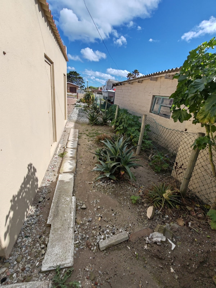4 Bedroom Property for Sale in Gansbaai Central Western Cape